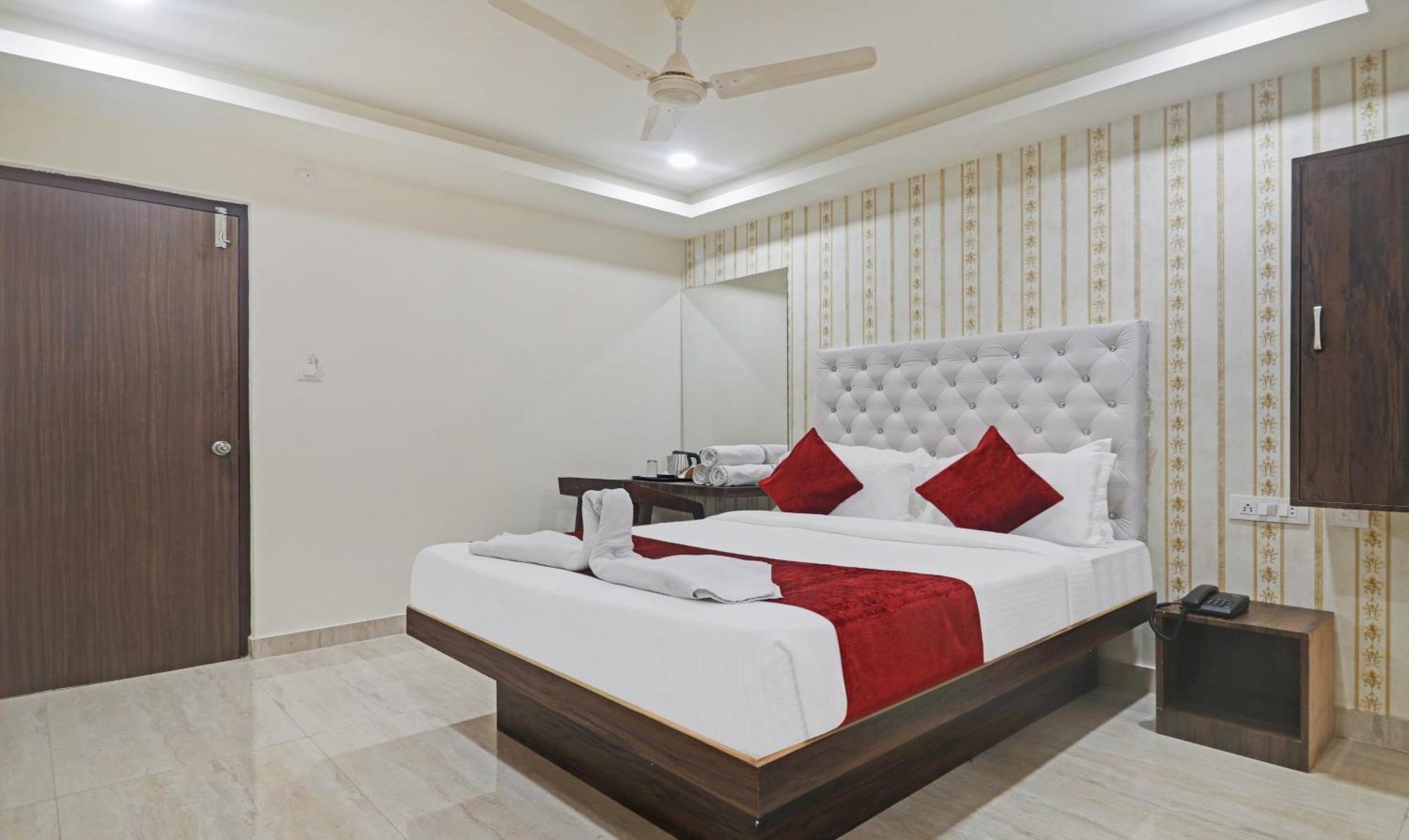 Hotel Bright Airport Zone Shamshabad Exteriér fotografie